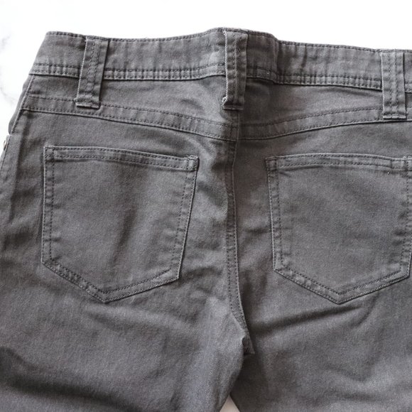 Forever 21 Grey Skinny Jeans - Picture 3 of 9